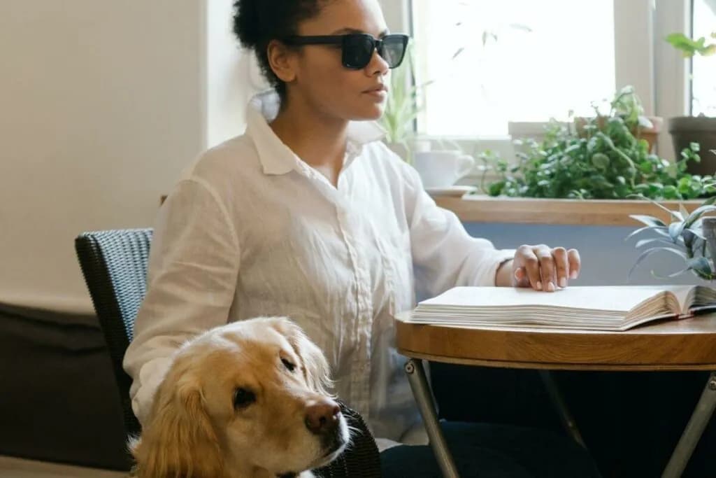 Zawody dla niewidomych: najlepsze profesje, które nie wymagają wzroku