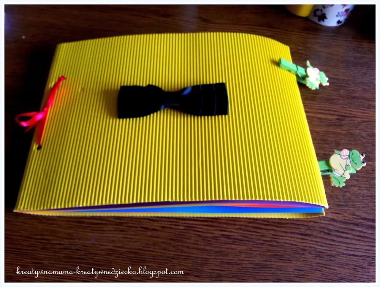 Książeczka sensoryczna dla niewidomych – jak wspiera rozwój dzieci?