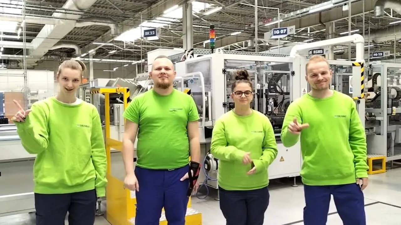 Niesłyszący na rynku pracy: jak pokonać bariery zatrudnienia?