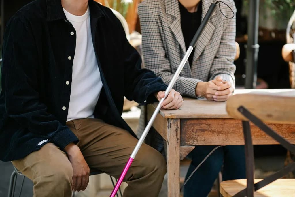 Jak można pomóc osobie niewidomej - szanuj jej niezależność i potrzeby